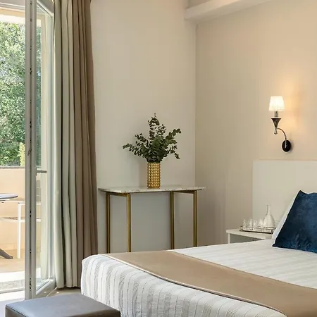 Hotel Golden 4*