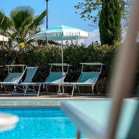 Hotel Golden 4*