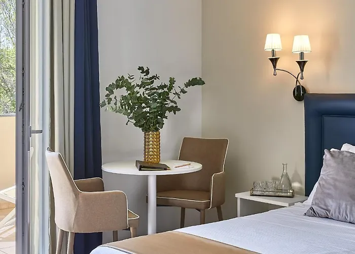 Golden Otel 4*